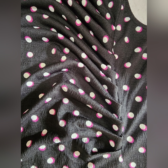 sleeveless blouse - Picture 3 of 4